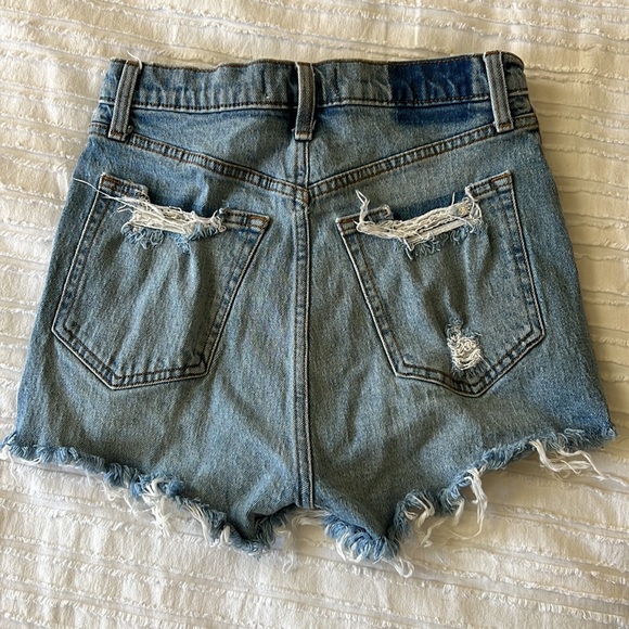 Abercrombie and Fitch high rise shorts - Picture 3 of 3